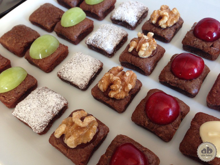 mini-brownies-chocolate-y-fruta-02